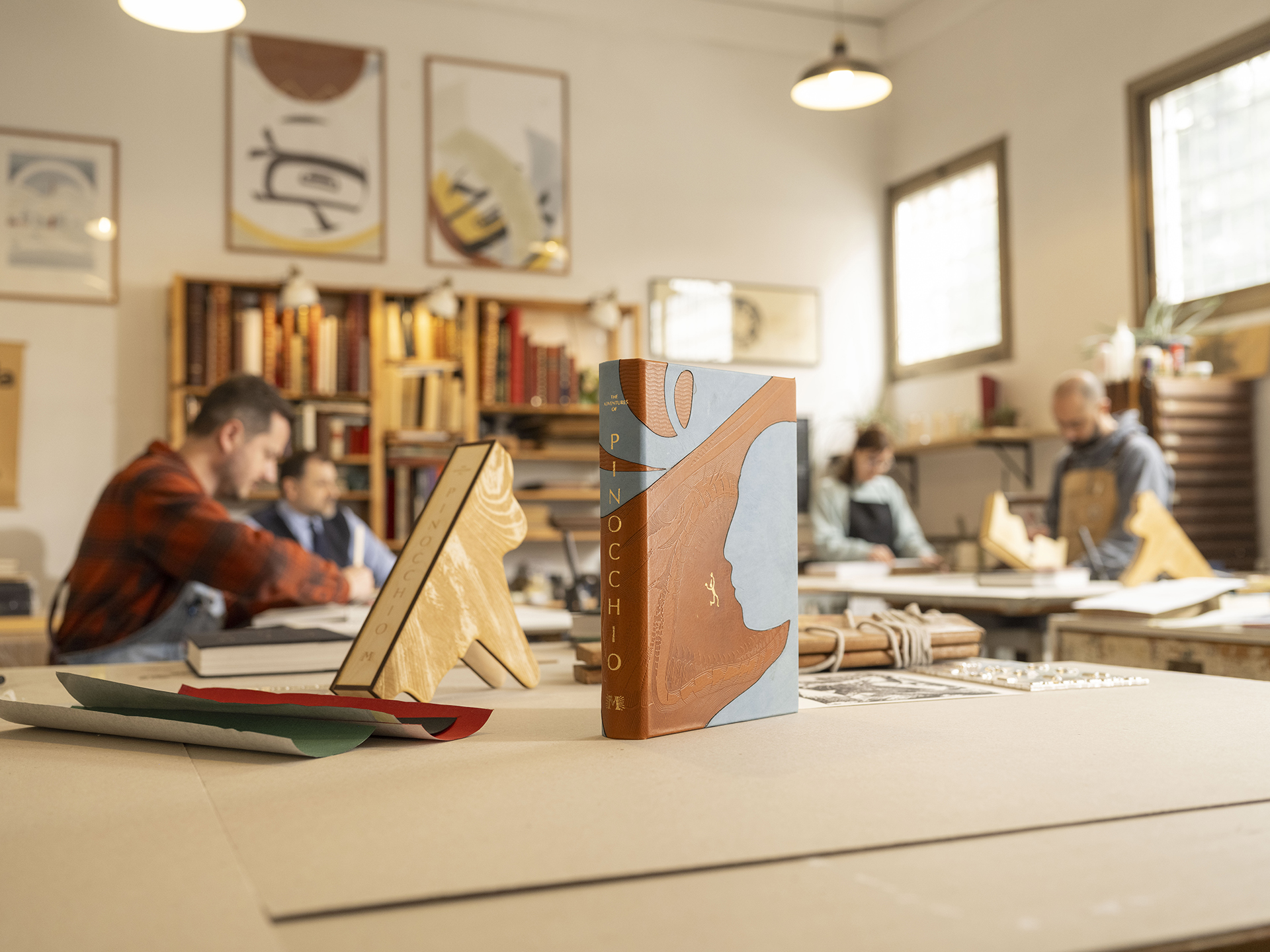 Discover Morning Bell Edition. We want to keep alive the art of creating high-quality handcrafted books, paying attention to every detail: from the crafting of materials to the importance of the text, enriched by the freedom of the illustrator. We want to link the centuries-old traditions of Italian craftsmanship to the contemporary vision of the artists who illustrate our volumes. We want to immerse ourselves in the books we create, allowing ourselves to be distracted only by the morning bell. We want to be happy with what we create and feel that we are alongside others who share our same values.